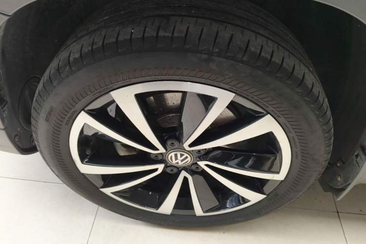 Used Volkswagen Tharu 2020 280TSI Two-Wheel Drive Luxury Edition China VI Standard Left Front Wheel Hub