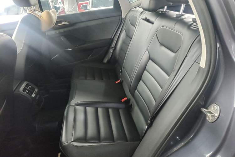 Used Volkswagen Tharu 2020 280TSI Two-Wheel Drive Luxury Edition China VI Standard Left Rear Seat