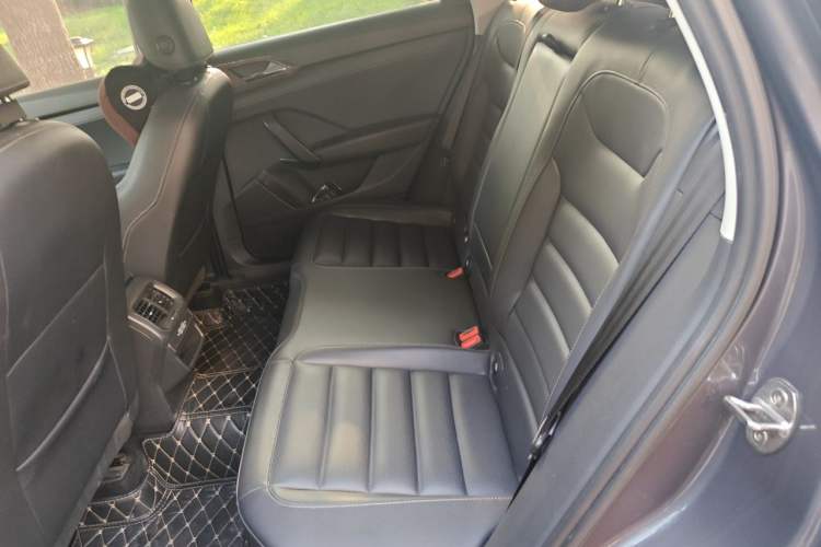 Used Volkswagen Tharu 2020 280TSI Two-Wheel Drive Luxury Plus Version China VI Standard Left Rear Seat