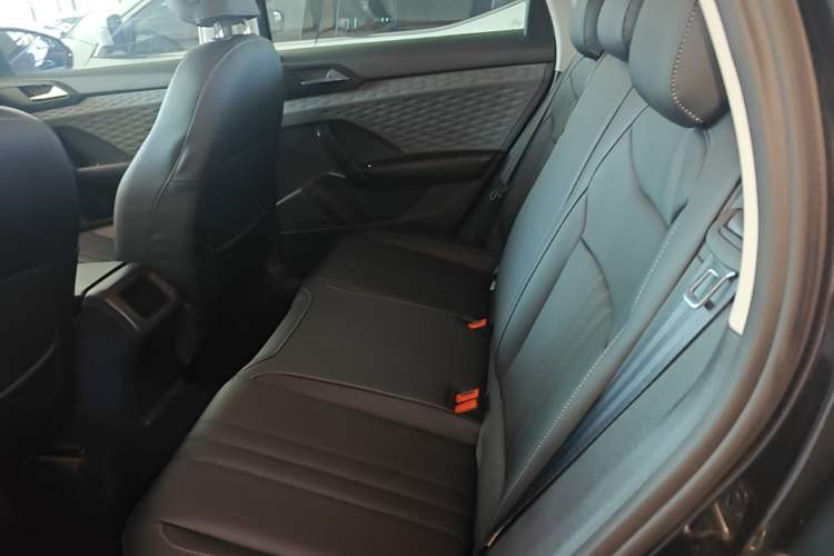 Used Volkswagen Tharu 2020 280TSI Two-Wheel Drive Trend Edition China VI Standard Left Rear Seat
