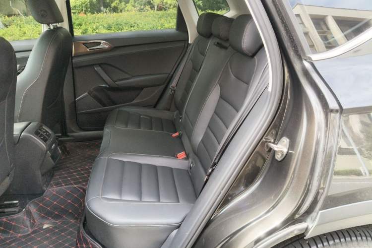 Used Volkswagen Tharu 2020 280TSI Two-Wheel Drive Luxury Edition China VI Standard Left Rear Seat