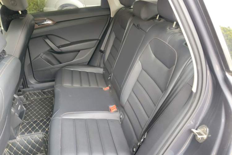 Used Volkswagen Tharu 2020 280TSI Two-Wheel Drive Luxury Plus Version China VI Standard Left Rear Seat