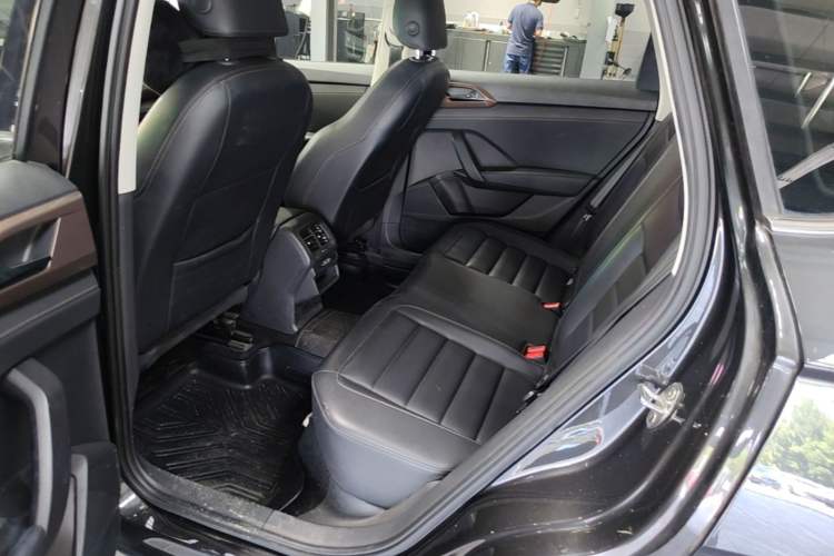 Used Volkswagen Tharu 2020 280TSI Two-Wheel Drive Luxury Plus Version China VI Standard Left Rear Seat