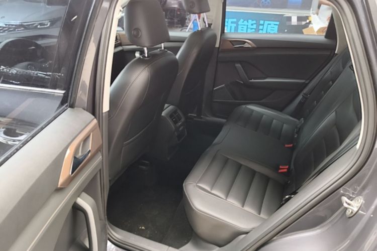 Used Volkswagen Tharu 2020 280TSI Two-Wheel Drive Luxury Edition China VI Standard Left Rear Seat