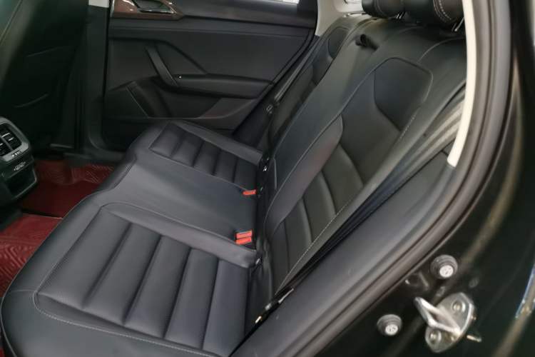 Used Volkswagen Tharu 2020 280TSI Two-Wheel Drive Luxury Plus Version China VI Standard Left Rear Seat