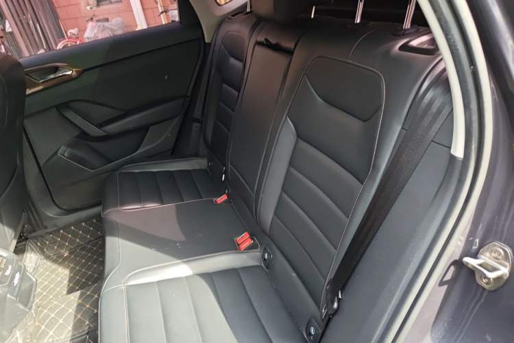 Used Volkswagen Tharu 2020 280TSI Two-Wheel Drive Luxury Edition China VI Standard Left Rear Seat