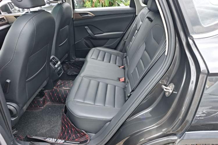Used Volkswagen Tharu 2020 280TSI Two-Wheel Drive Luxury Edition China VI Standard Left Rear Seat