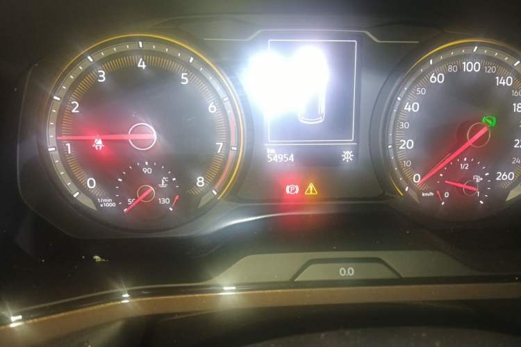 Used Volkswagen Tharu 2020 280TSI Two-Wheel Drive Luxury Plus Version China VI Standard Odometer Close Up