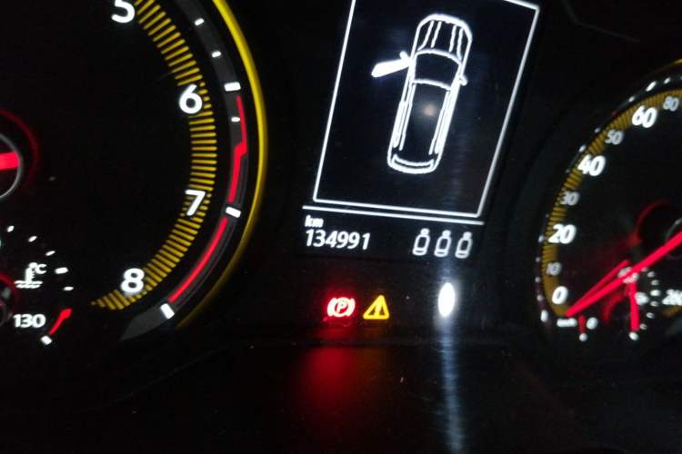 Used Volkswagen Tharu 2020 280TSI Two-Wheel Drive Luxury Edition China VI Standard Odometer Close Up