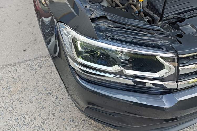 Used Volkswagen Tharu 2020 280TSI Two-Wheel Drive Luxury Edition China VI Standard Right Front Headlight