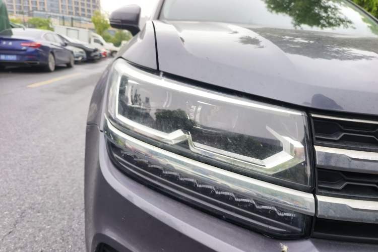 Used Volkswagen Tharu 2020 280TSI Two-Wheel Drive Luxury Edition China VI Standard Right Front Headlight