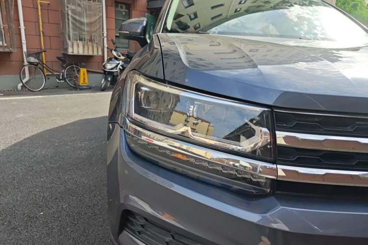 Used Volkswagen Tharu 2020 280TSI Two-Wheel Drive Luxury Edition China VI Standard Right Front Headlight