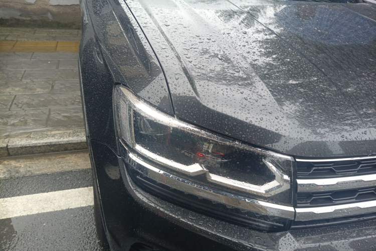 Used Volkswagen Tharu 2020 Revised Version 330TSI Four-Wheel Drive Flagship Edition China VI Right Front Headlight