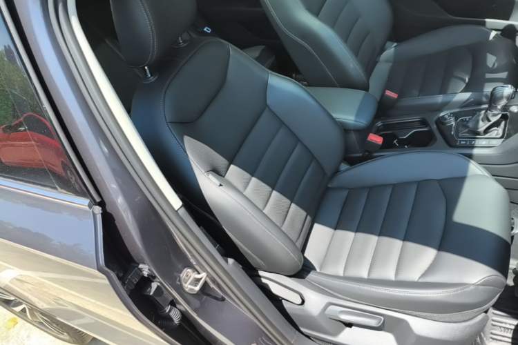 Used Volkswagen Tharu 2020 Revised Version 330TSI Four-Wheel Drive Flagship Edition China VI Right Front Seat