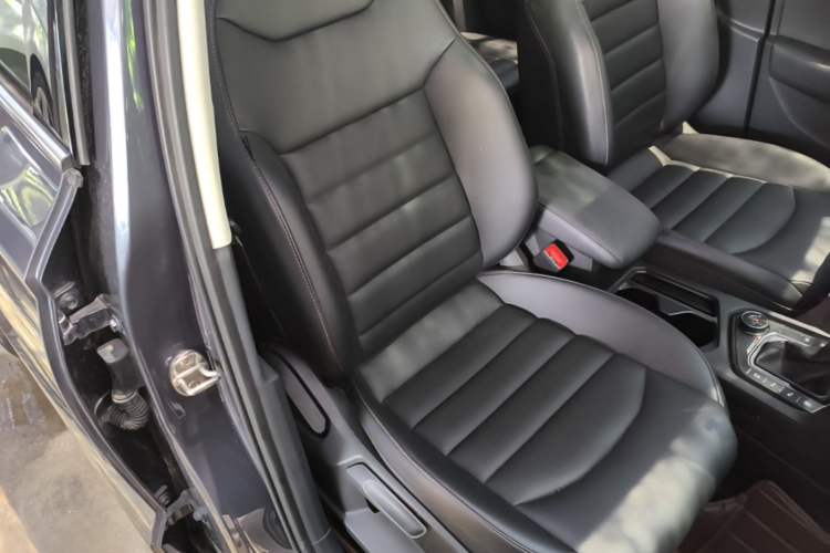 Used Volkswagen Tharu 2020 Revised Version 330TSI Four-Wheel Drive Flagship Edition China VI Right Front Seat