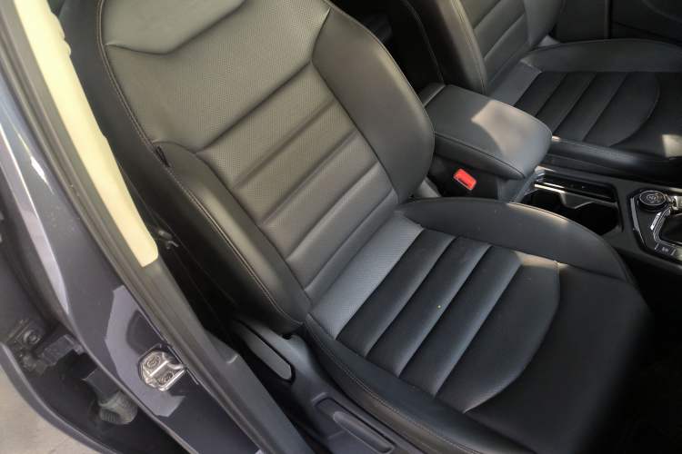 Used Volkswagen Tharu 2020 Revised Version 330TSI Four-Wheel Drive Flagship Edition China VI Right Front Seat