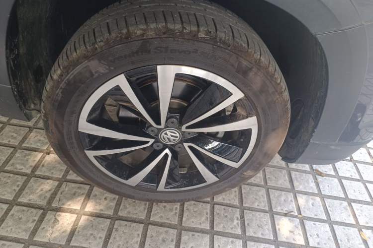 Used Volkswagen Tharu 2020 280TSI Two-Wheel Drive Luxury Plus Version China VI Standard Right Front Wheel Hub