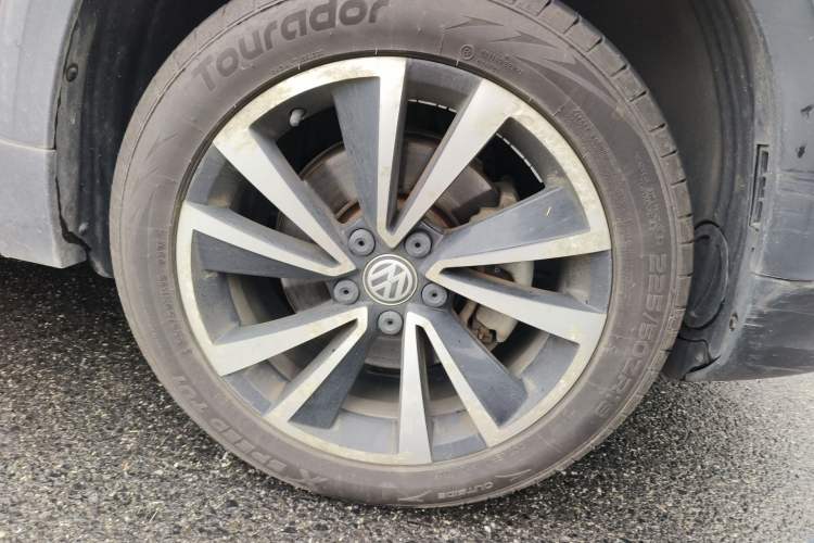 Used Volkswagen Tharu 2020 280TSI Two-Wheel Drive Luxury Edition China VI Standard Right Front Wheel Hub