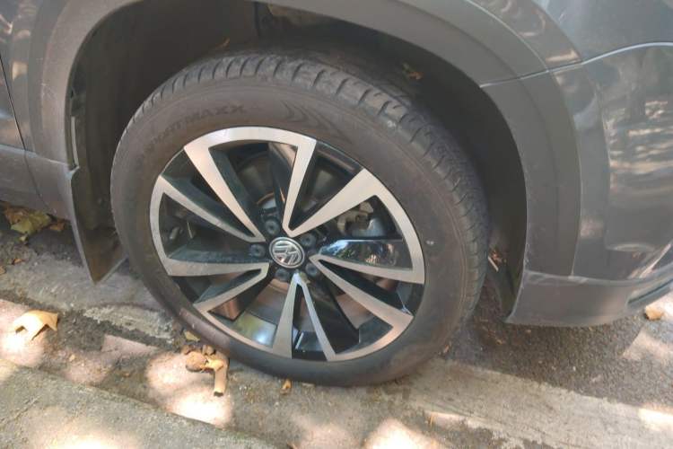 Used Volkswagen Tharu 2020 280TSI Two-Wheel Drive Luxury Plus Version China VI Standard Right Front Wheel Hub