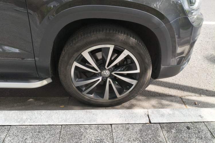 Used Volkswagen Tharu 2020 280TSI Two-Wheel Drive Luxury Edition China VI Standard Right Front Wheel Hub