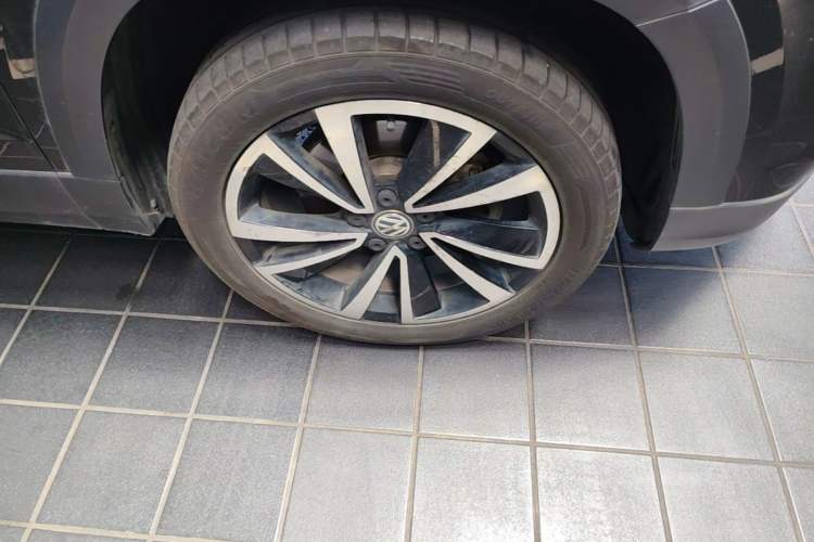 Used Volkswagen Tharu 2020 280TSI Two-Wheel Drive Luxury Plus Version China VI Standard Right Front Wheel Hub