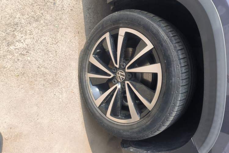 Used Volkswagen Tharu 2020 280TSI Two-Wheel Drive Luxury Edition China VI Standard Right Front Wheel Hub