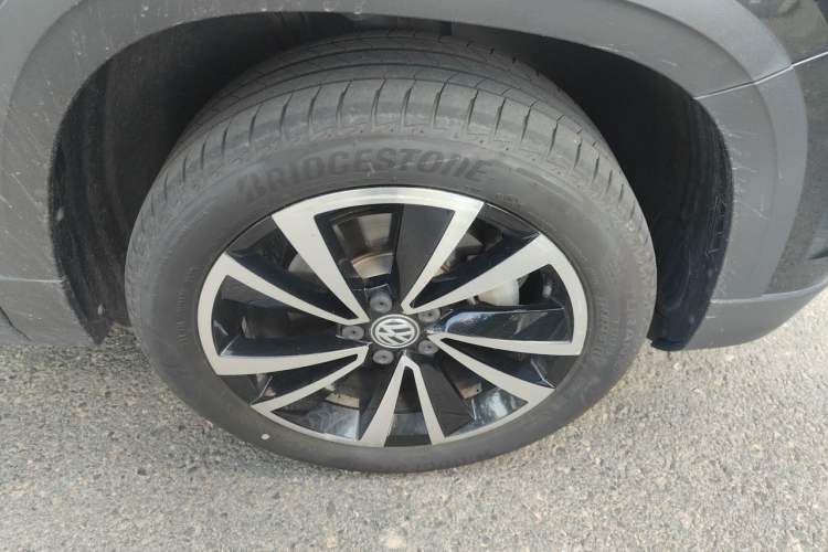 Used Volkswagen Tharu 2020 280TSI Two-Wheel Drive Luxury Plus Version China VI Standard Right Front Wheel Hub