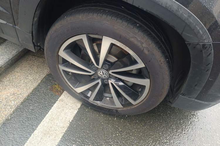 Used Volkswagen Tharu 2020 Revised Version 330TSI Four-Wheel Drive Flagship Edition China VI Right Front Wheel Hub