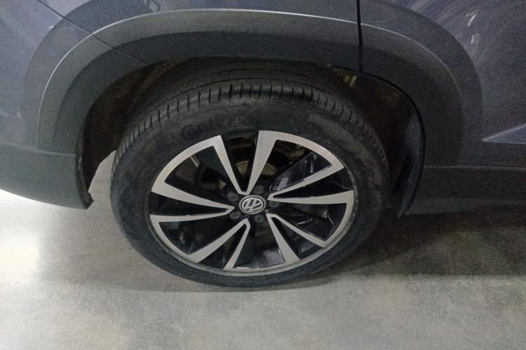 Used Volkswagen Tharu 2020 280TSI Two-Wheel Drive Luxury Plus Version China VI Standard Right Rear Wheel Hub