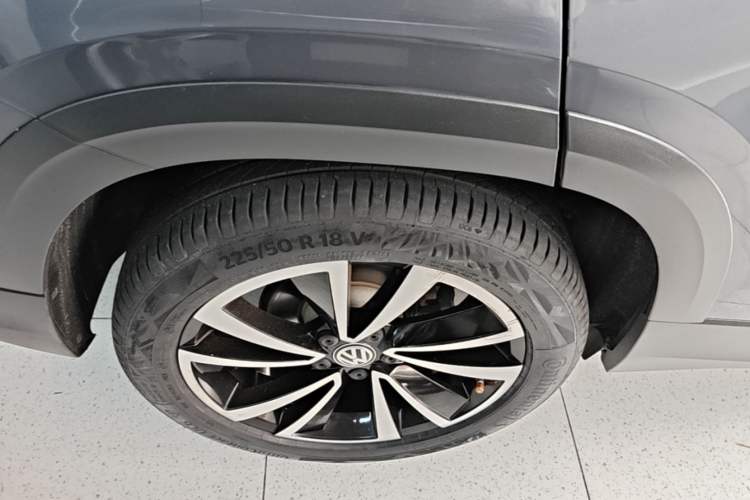 Used Volkswagen Tharu 2020 280TSI Two-Wheel Drive Luxury Plus Version China VI Standard Right Rear Wheel Hub