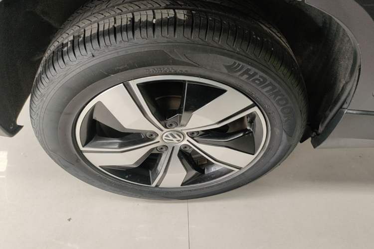 Used Volkswagen Tharu 2020 280TSI Two-Wheel Drive Comfort Edition China VI Standard Right Rear Wheel Hub