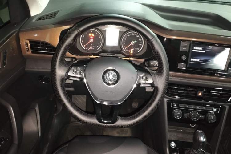 Used Volkswagen Tharu 2020 280TSI Two-Wheel Drive Comfort Edition China VI Standard Steering Wheel