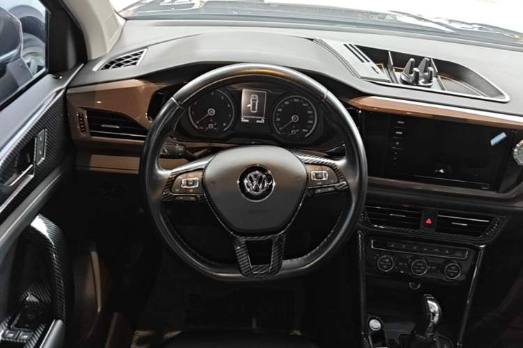 Used Volkswagen Tharu 2020 280TSI Two-Wheel Drive Luxury Plus Version China VI Standard Steering Wheel