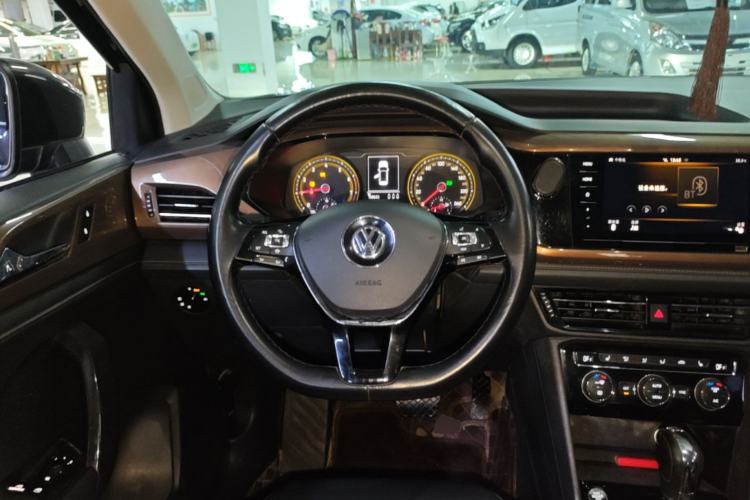 Used Volkswagen Tharu 2020 280TSI Two-Wheel Drive Luxury Edition China VI Standard Steering Wheel