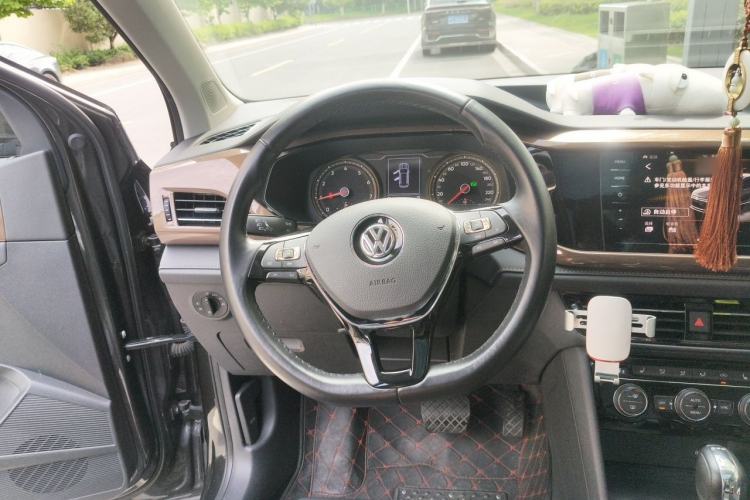 Used Volkswagen Tharu 2020 280TSI Two-Wheel Drive Luxury Edition China VI Standard Steering Wheel