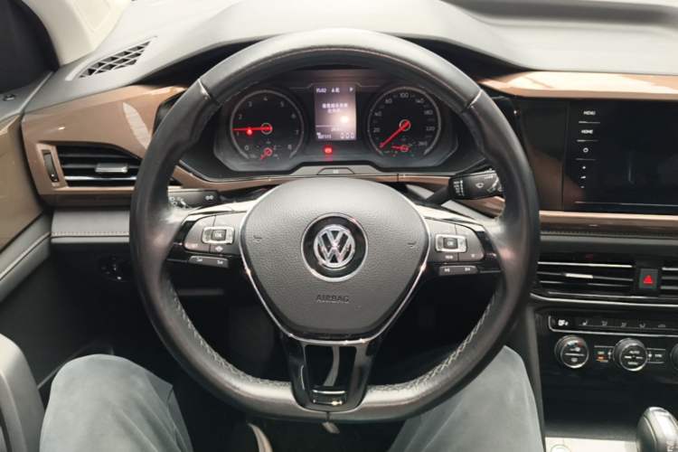Used Volkswagen Tharu 2020 280TSI Two-Wheel Drive Luxury Edition China VI Standard Steering Wheel