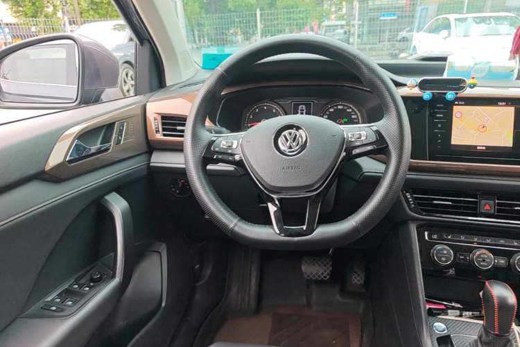 Used Volkswagen Tharu 2020 280TSI Two-Wheel Drive Luxury Edition China VI Standard Steering Wheel