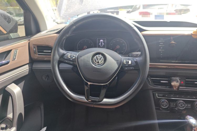 Used Volkswagen Tharu 2020 280TSI Two-Wheel Drive Luxury Plus Version China VI Standard Steering Wheel