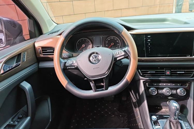 Used Volkswagen Tharu 2020 280TSI Two-Wheel Drive Luxury Edition China VI Standard Steering Wheel