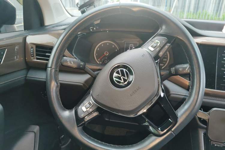 Used Volkswagen Tharu 2020 280TSI Two-Wheel Drive Trend Edition China VI Standard Steering Wheel