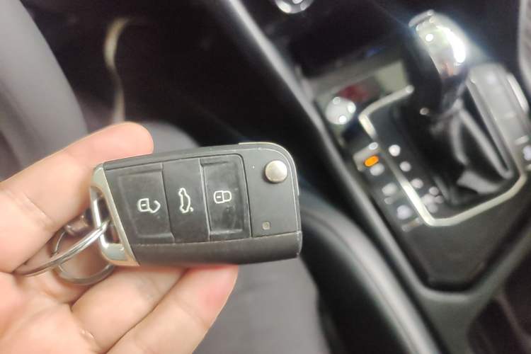 Used Volkswagen Tharu 2020 280TSI Two-Wheel Drive Luxury Edition China VI Standard Vehicle Key