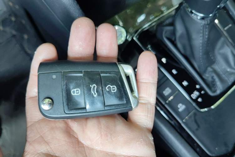 Used Volkswagen Tharu 2020 280TSI Two-Wheel Drive Luxury Plus Version China VI Standard Vehicle Key