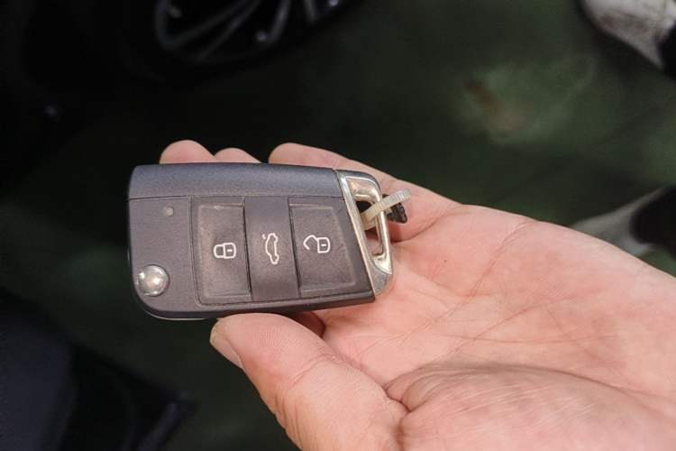 Used Volkswagen Tharu 2020 280TSI Two-Wheel Drive Luxury Plus Version China VI Standard Vehicle Key