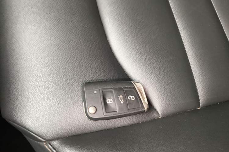 Used Volkswagen Tharu 2020 280TSI Two-Wheel Drive Luxury Edition China VI Standard Vehicle Key