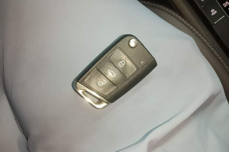 Used Volkswagen Tharu 2020 280TSI Two-Wheel Drive Luxury Plus Version China VI Standard Vehicle Key