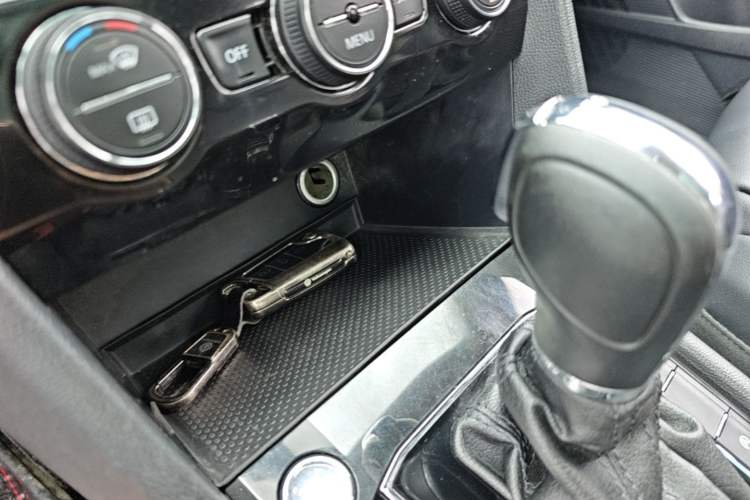 Used Volkswagen Tharu 2020 280TSI Two-Wheel Drive Luxury Edition China VI Standard Vehicle Key