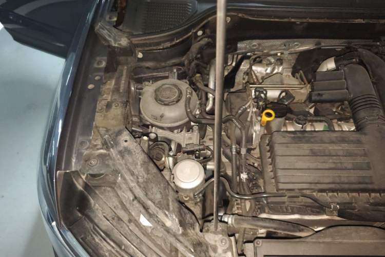 Used Volkswagen Tharu 2020 280TSI Two-Wheel Drive Luxury Edition China VI Standard Engine Bay Right
