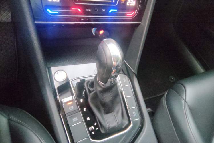 Used Volkswagen Tharu 2020 280TSI Two-Wheel Drive Comfort Edition China VI Standard Gear Lever