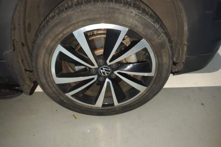 Used Volkswagen Tharu 2020 280TSI Two-Wheel Drive Luxury Edition China VI Standard Right Front Wheel Hub