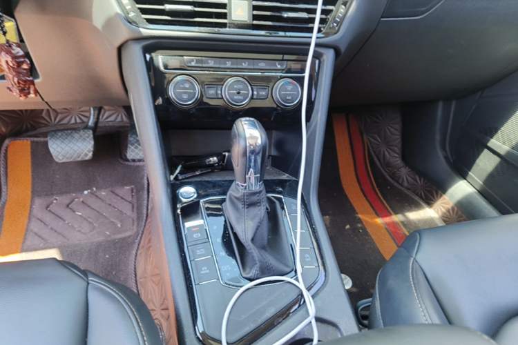 Used Volkswagen Tharu 2020 280TSI Two-Wheel Drive Luxury Edition China VI Standard Gear Lever